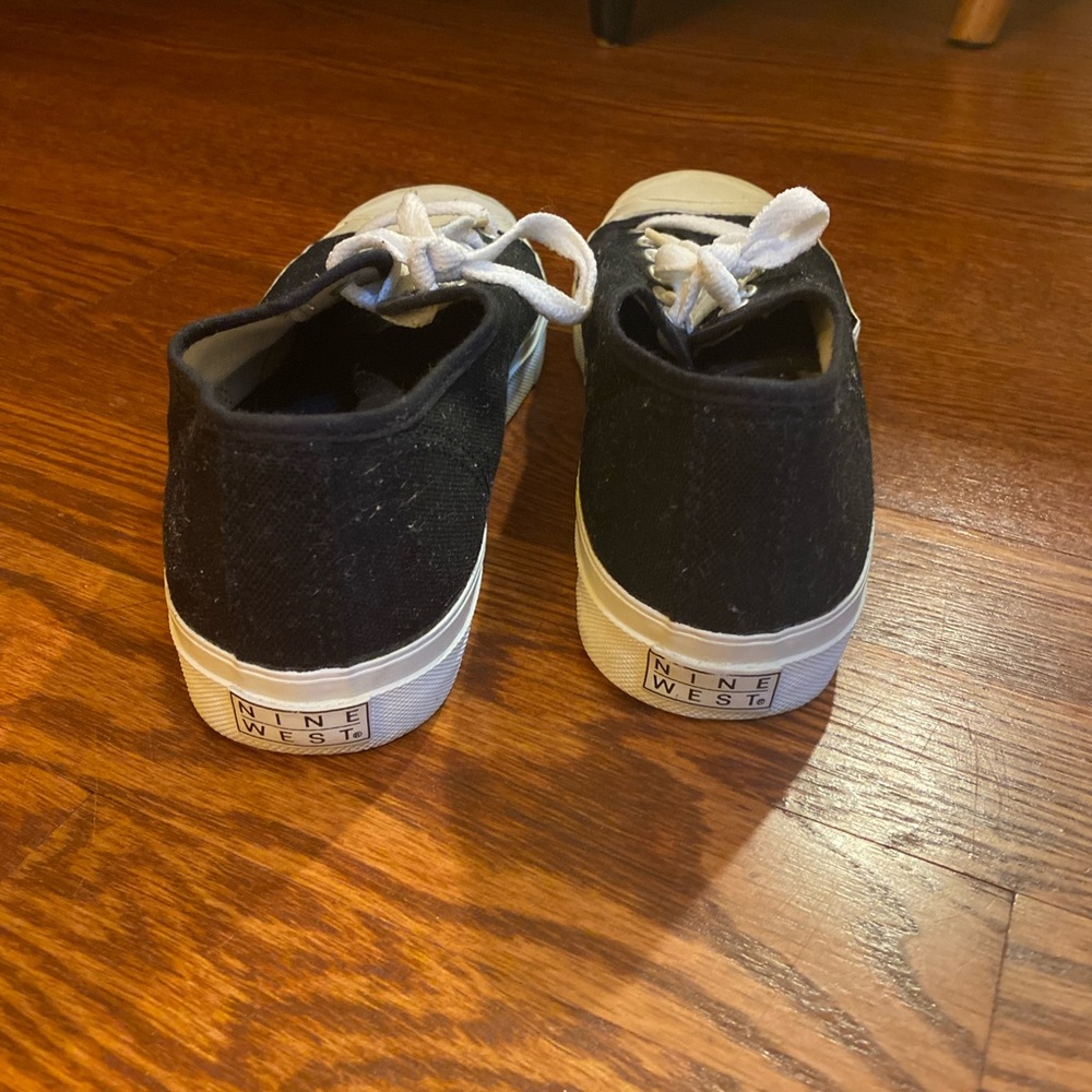Nine West, Cool Jack Purcell look a like sneakers. Size 7, barely warn, - Picture 5 of 6